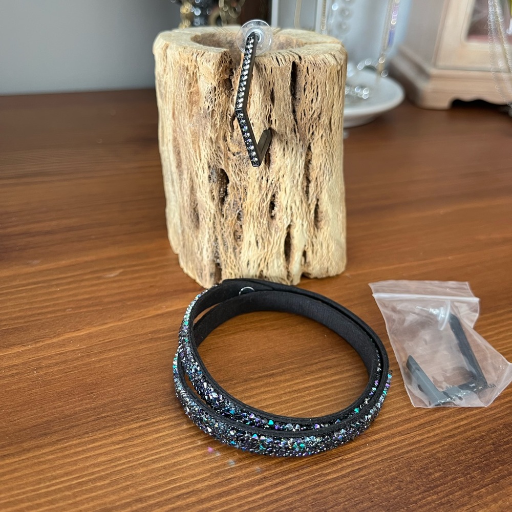 Origami owl double wrap Swarovski crystal bracelet and earring set